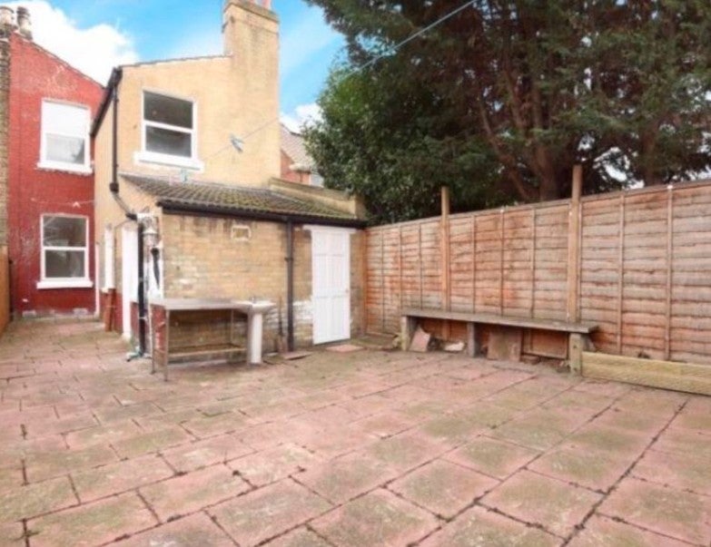 House Bellenden Road in Greater London