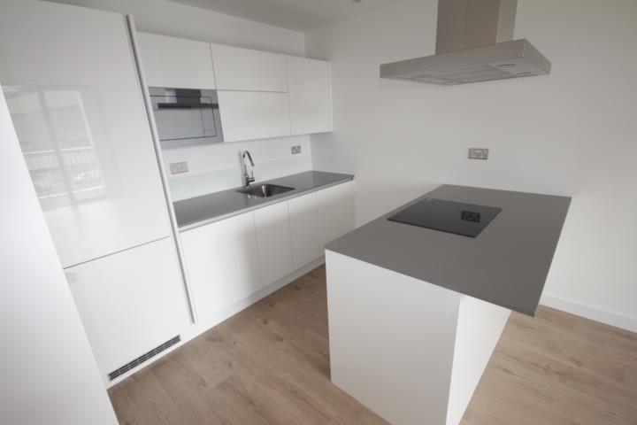 Flat Montfichet Road in Greater London
