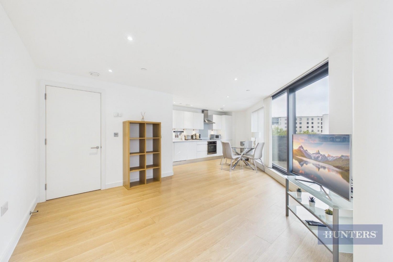 Flat Ocean Way in Southampton