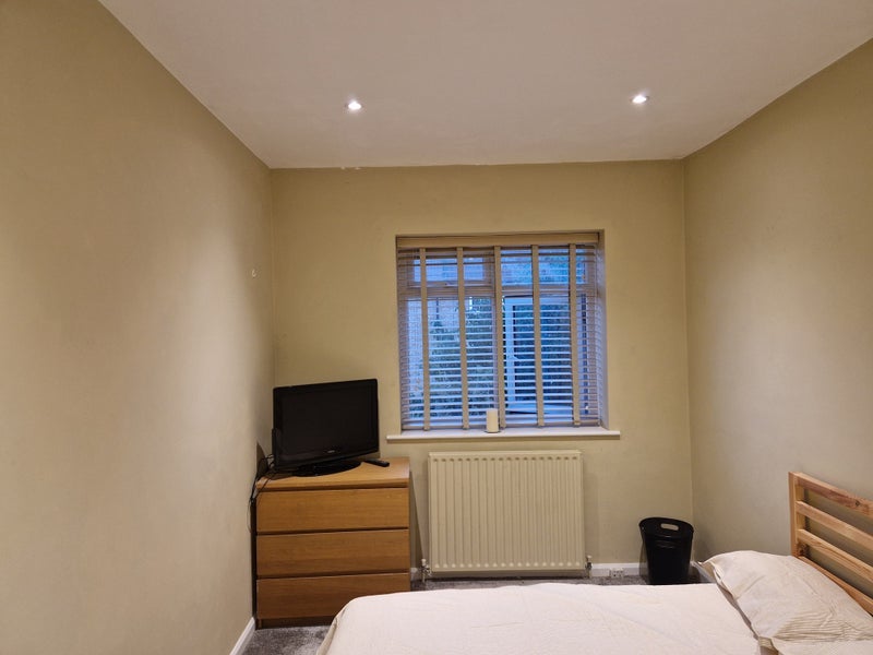 Room Playgreen Way in Greater London
