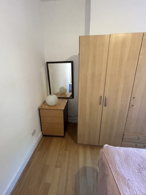 Room Eldon Road in Greater London