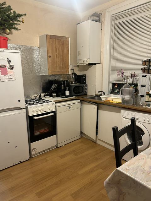 Room Eldon Road in Greater London