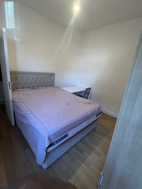 Room Eldon Road in Greater London