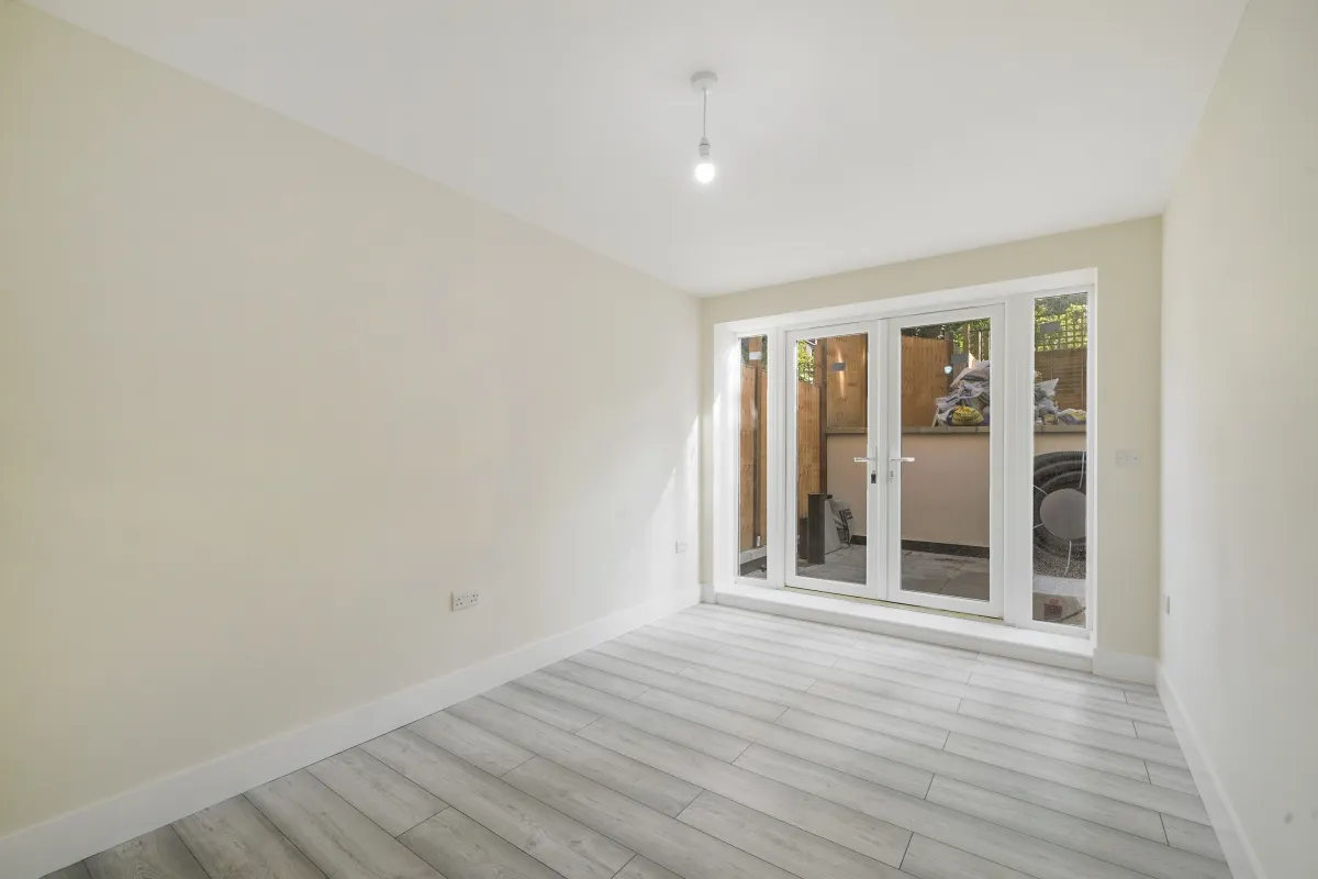 Flat Crouch Hill in Greater London