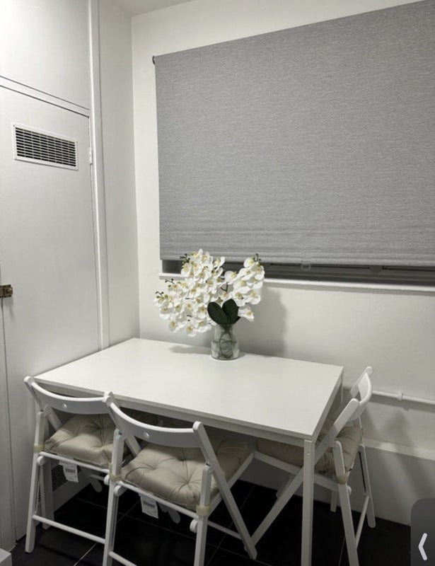 Room Wyvil Road in Greater London