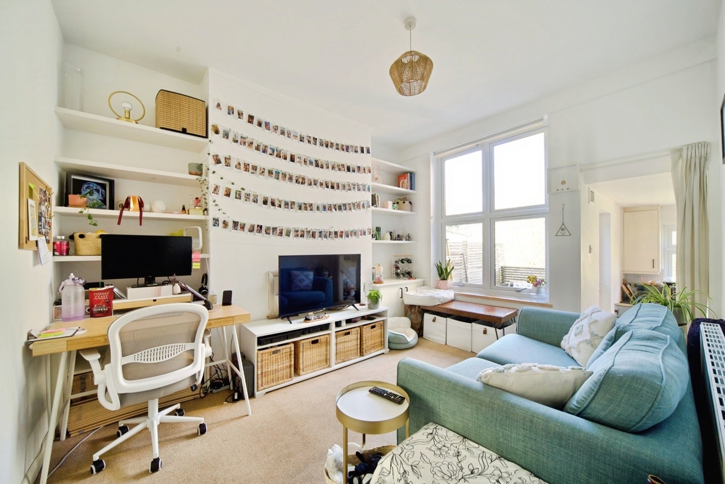 Flat Pegasus Court in Greater London