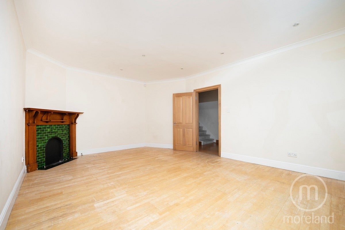 House Alyth Gardens in Greater London