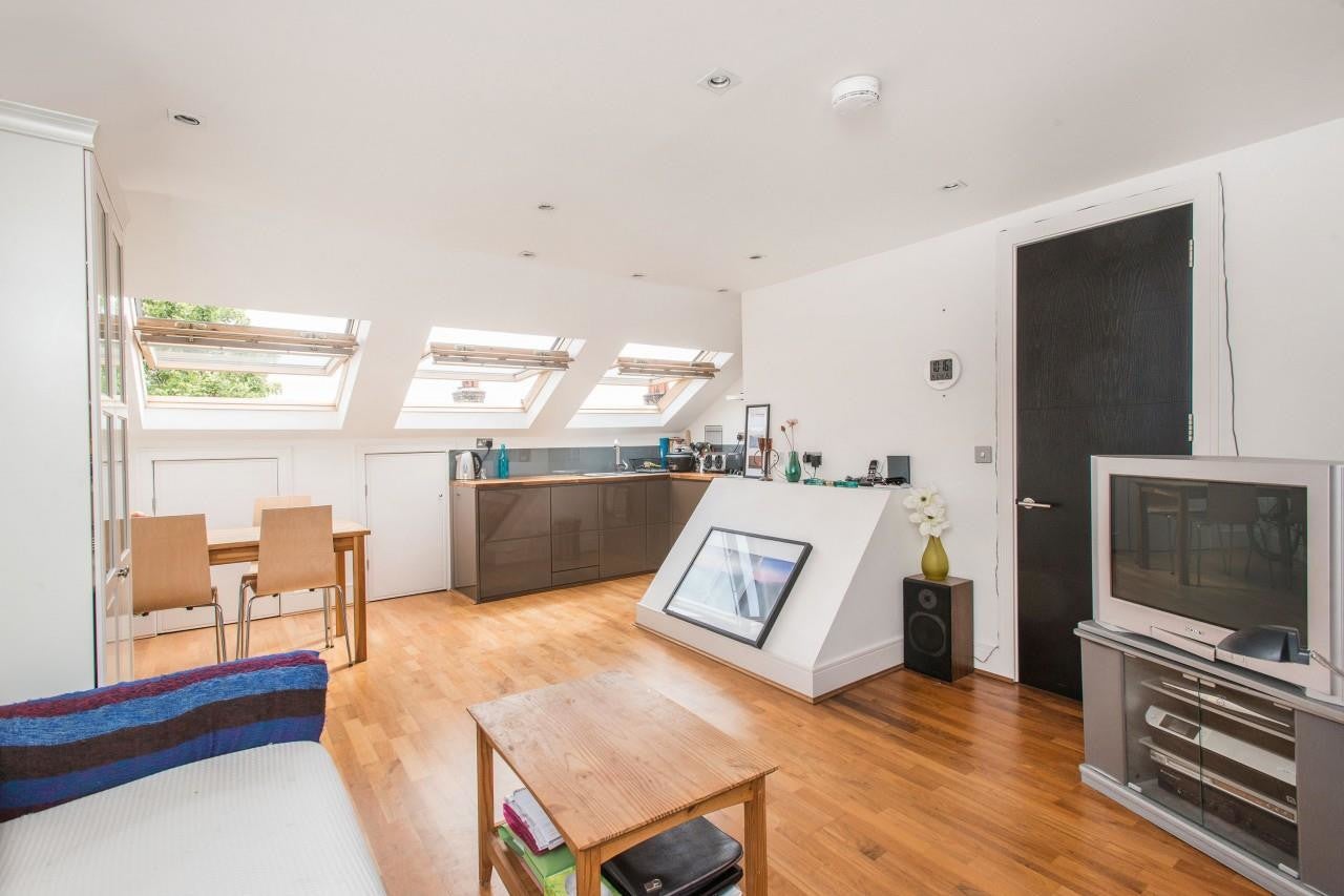 Flat Hubert Grove in Greater London