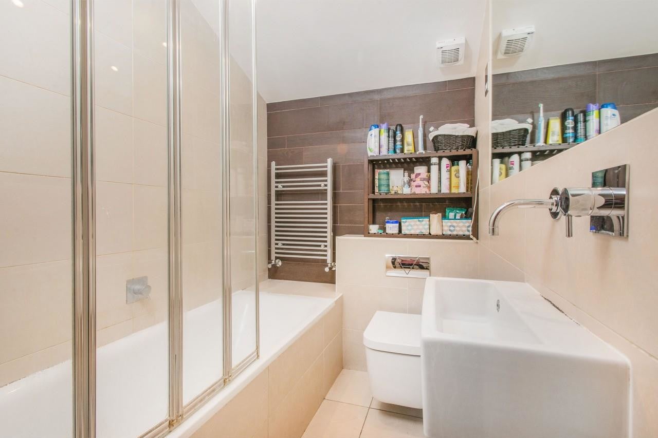 Flat Hubert Grove in Greater London