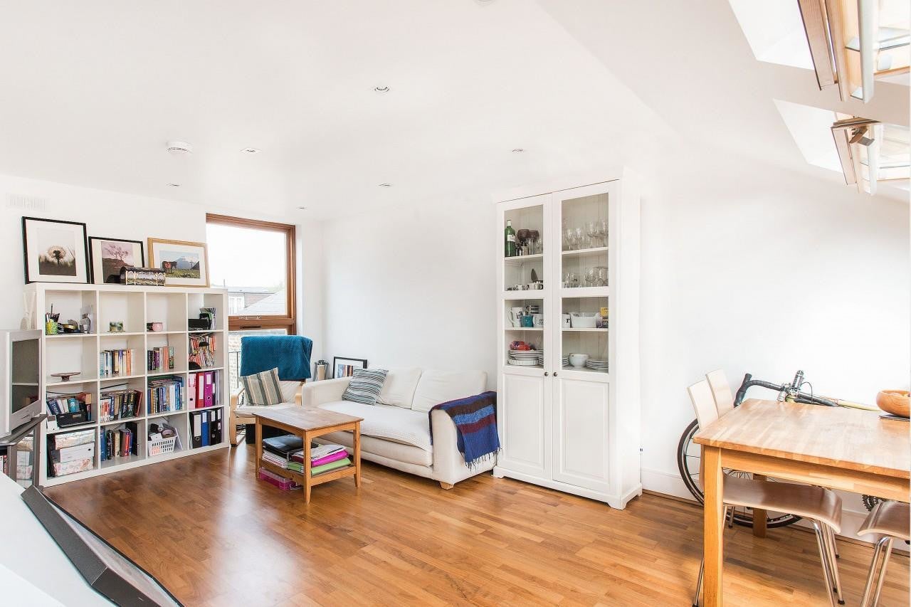 Flat Hubert Grove in Greater London