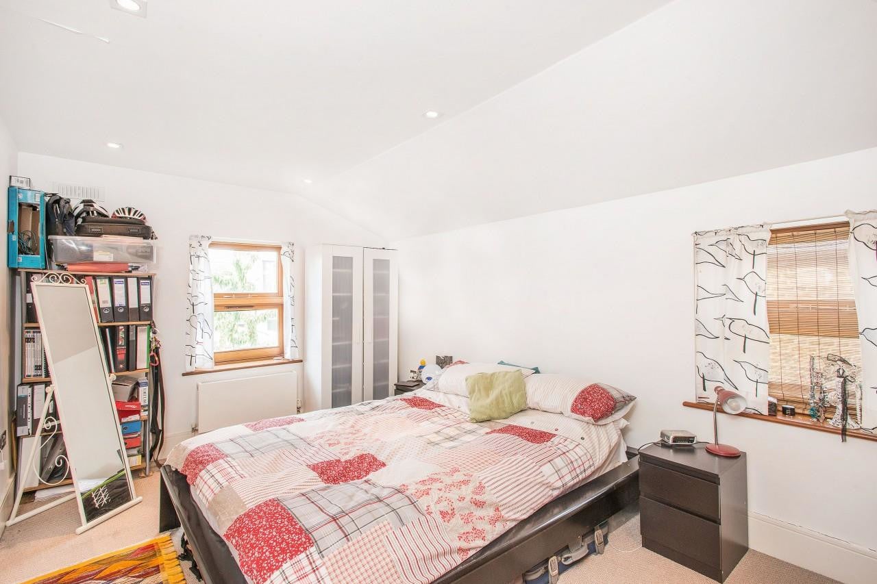 Flat Hubert Grove in Greater London