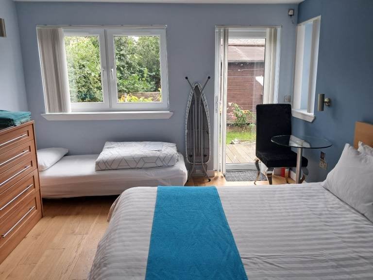 Flat Woodhall Avenue in City of Edinburgh