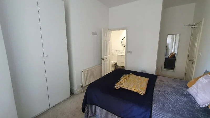 Room Rochdale Old Road in Bury