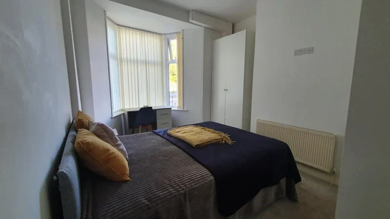 Room Rochdale Old Road in Bury