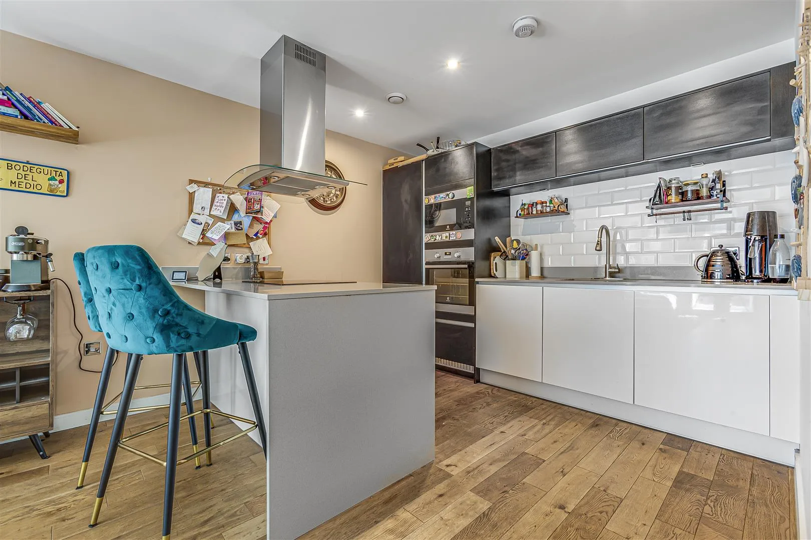 Flat Eltringham Street in Greater London