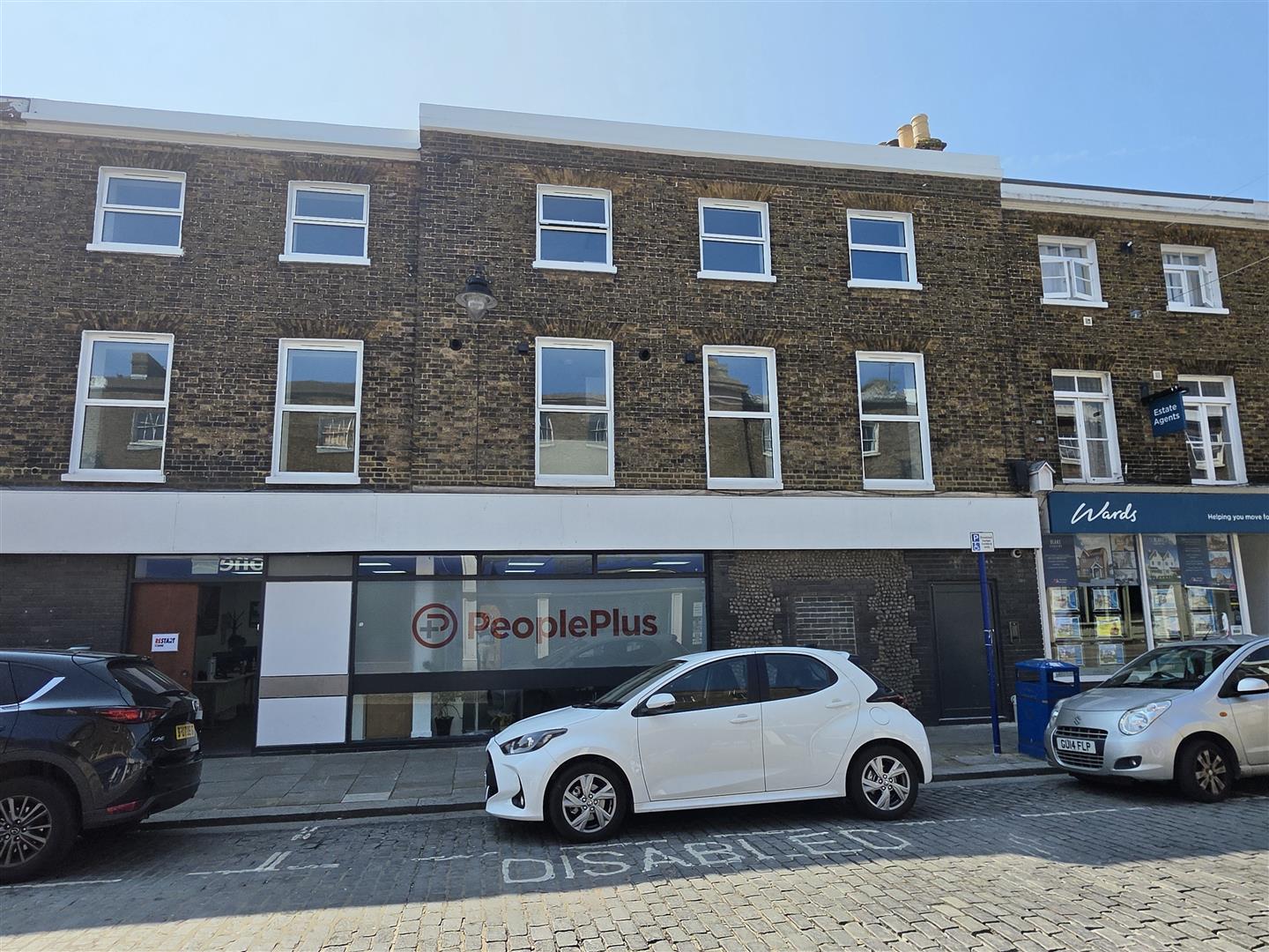 Flat Broadway in Borough of Swale