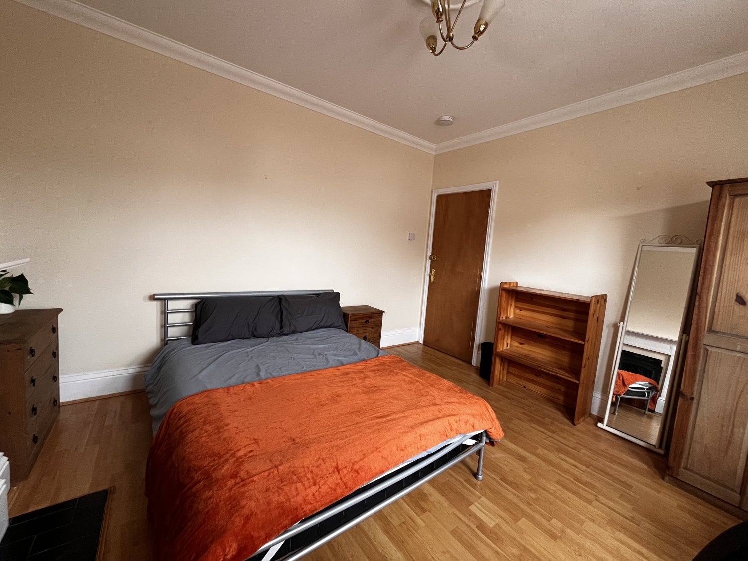 Flat Shillito Road in Poole