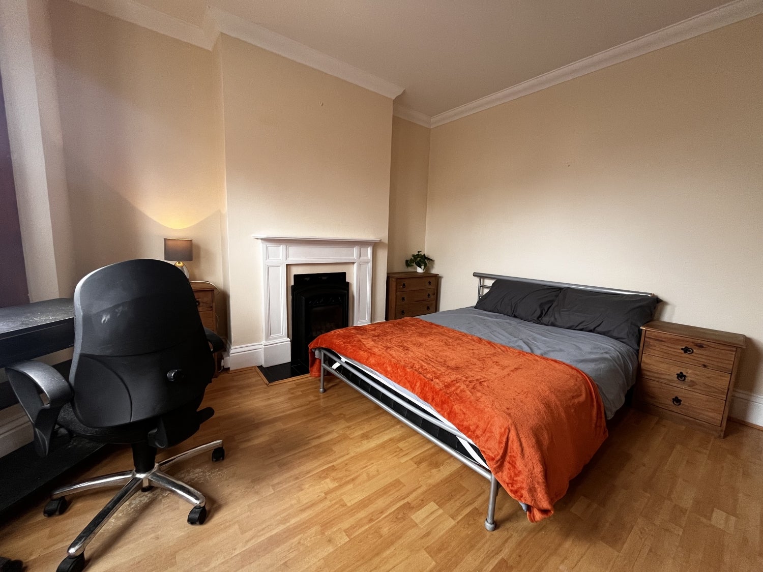 Flat Shillito Road in Poole