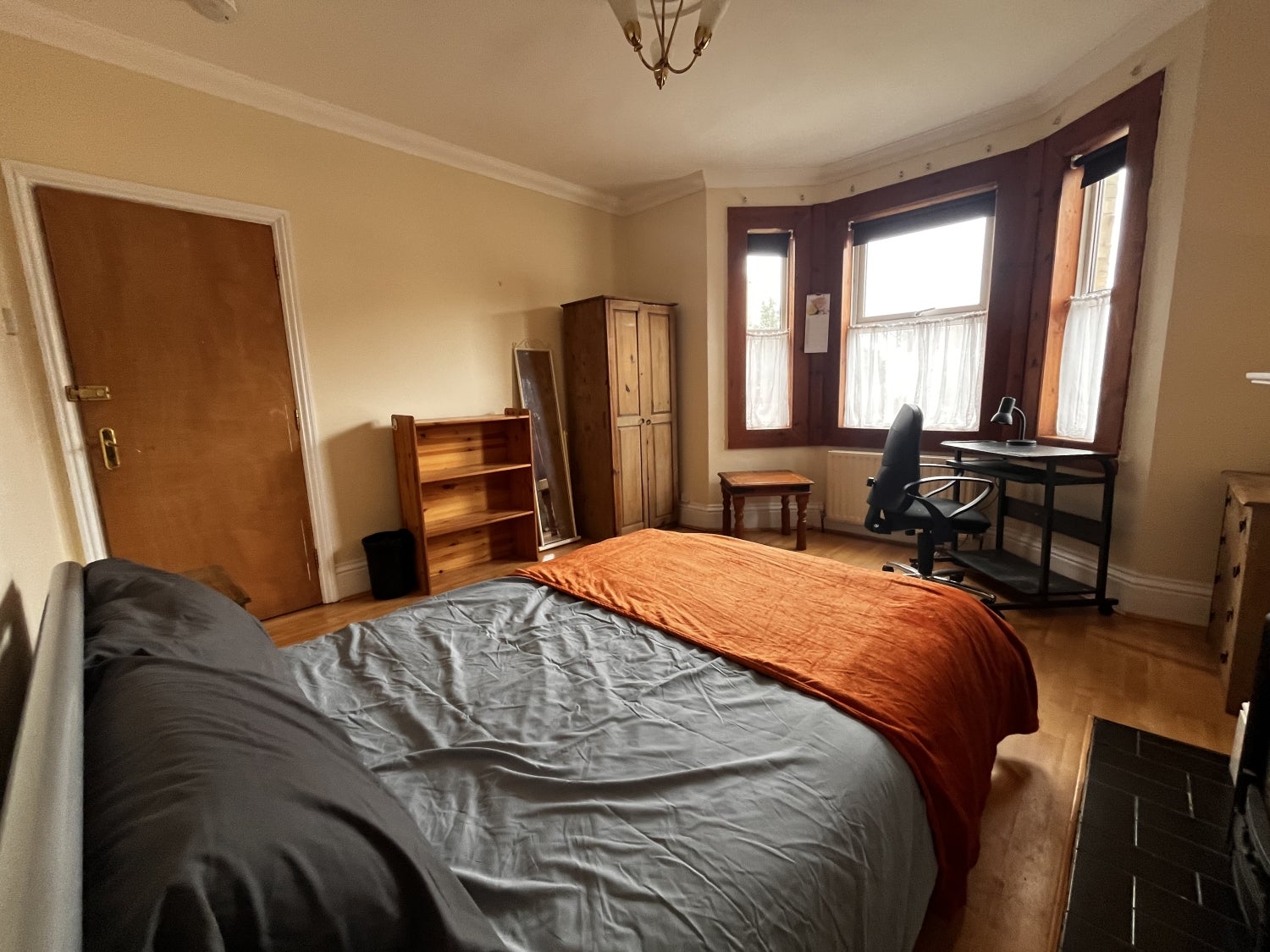 Flat Shillito Road in Poole