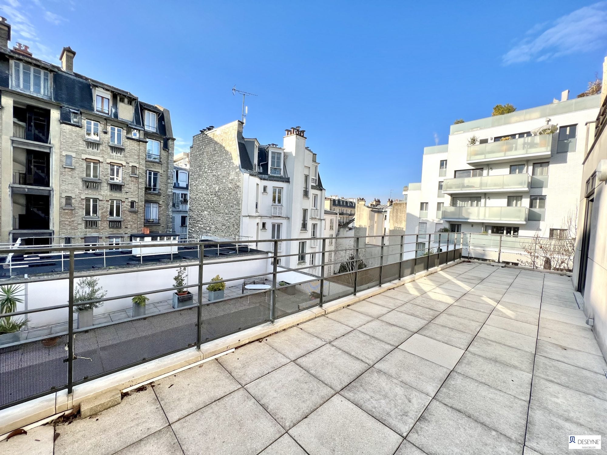 Flat Rue Lecourbe in Paris