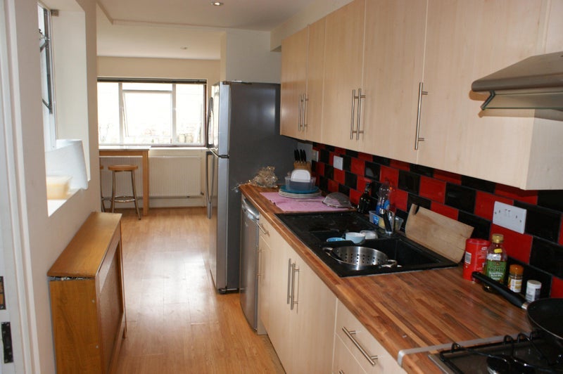 Room Wightman Road in Greater London