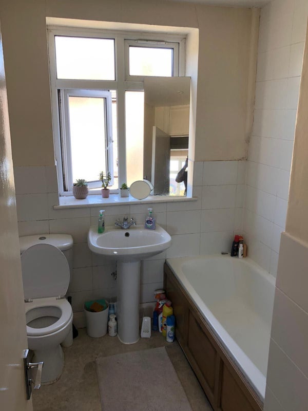 Room Kennington Lane in Greater London