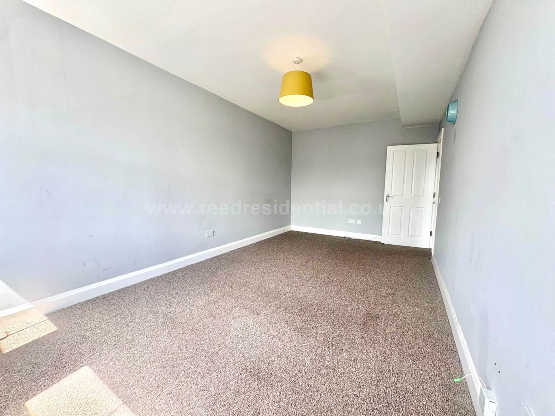 Flat Manilla Road in Southend-on-Sea