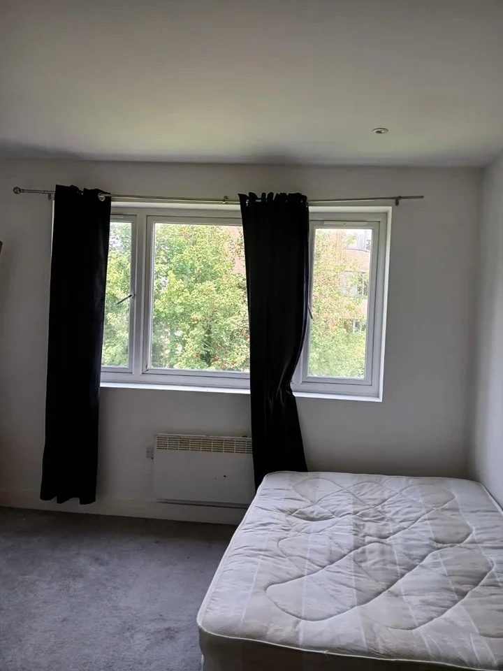 Flat Brighton Road in Reigate and Banstead