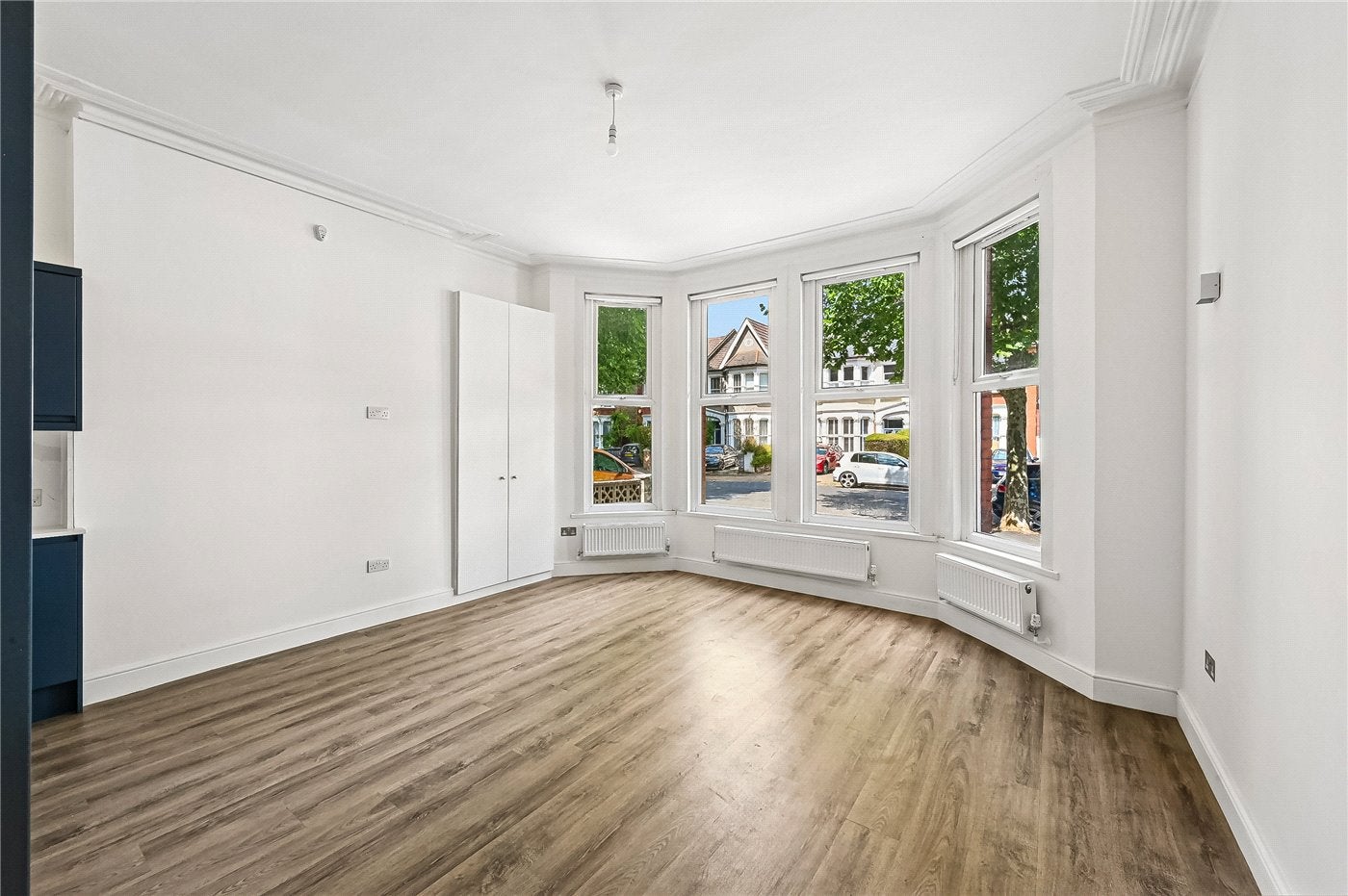 Flat Inchmery Road in Greater London