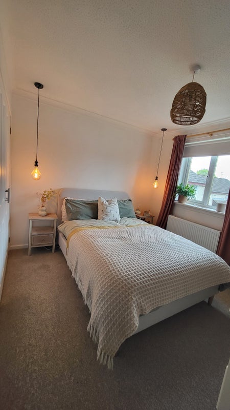 Flat Faskin Place in Glasgow
