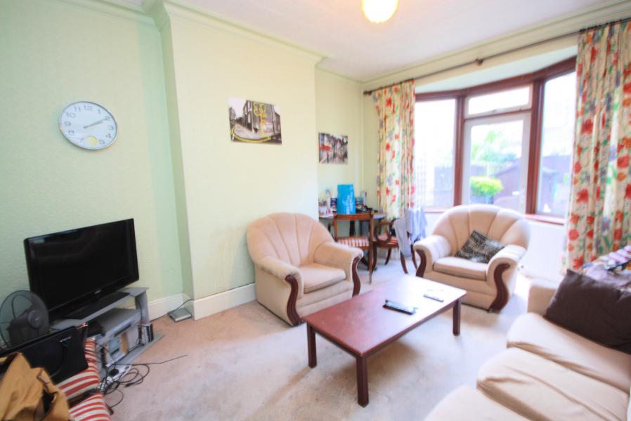 House Bracken Avenue in Greater London