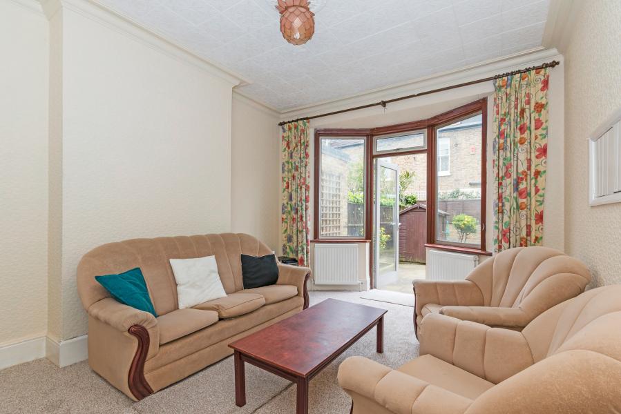 House Bracken Avenue in Greater London