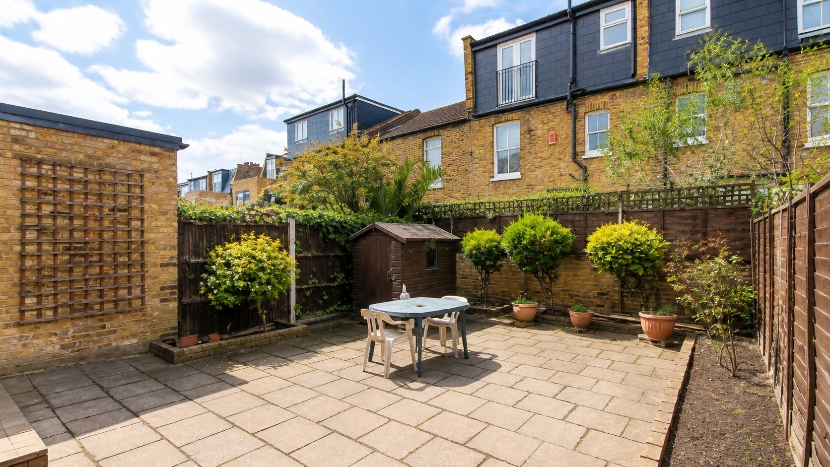 House Bracken Avenue in Greater London