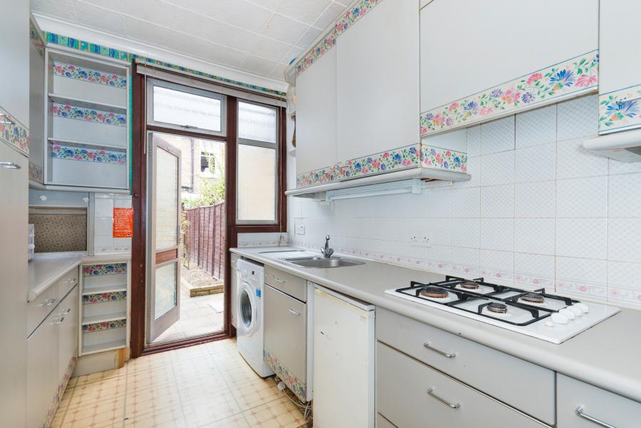 House Bracken Avenue in Greater London