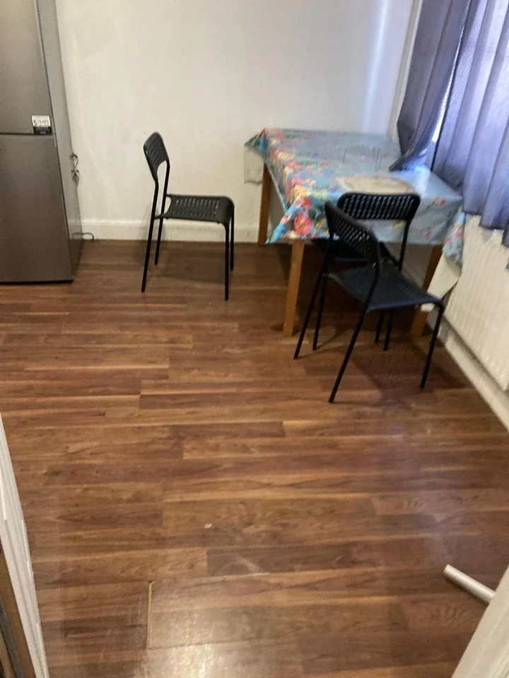 Room Farm Avenue in Greater London