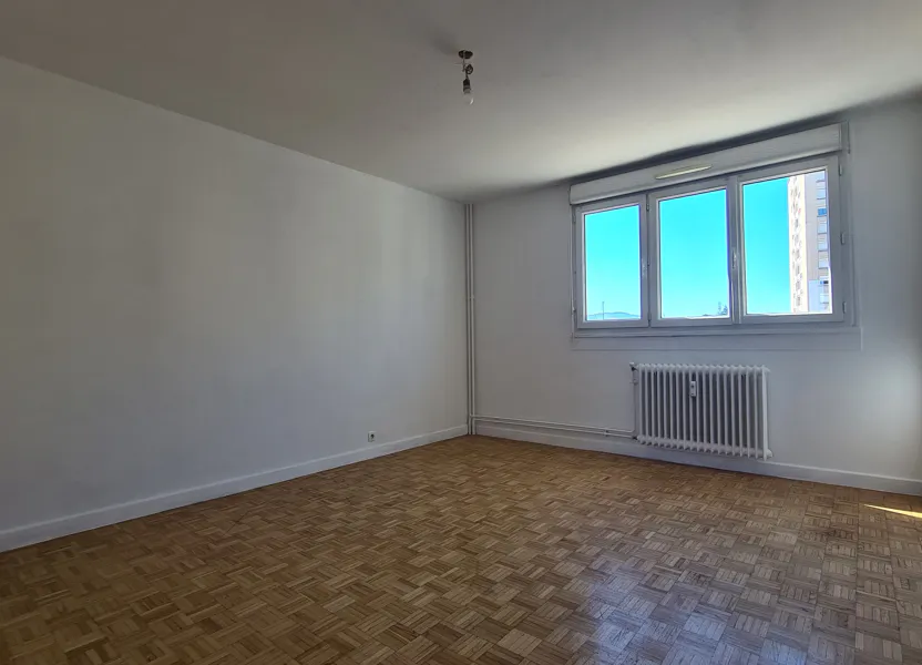 Flat Avenue Édouard Herriot in Mâcon