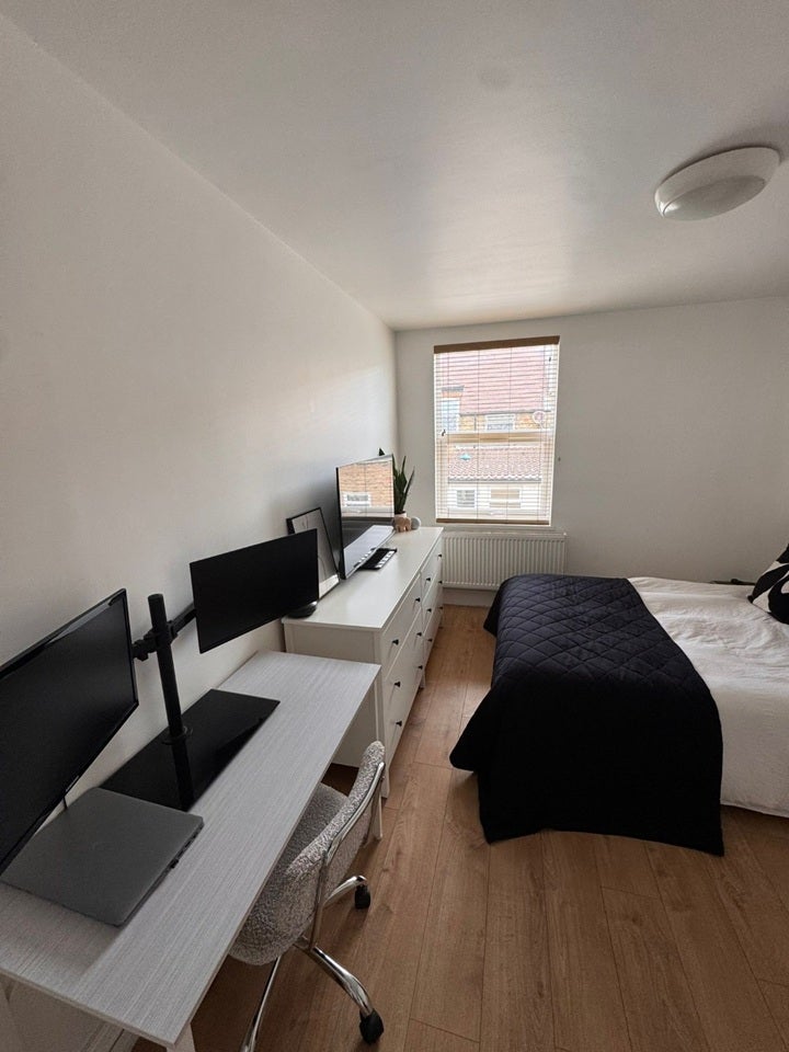 Room Grosvenor Road in Greater London