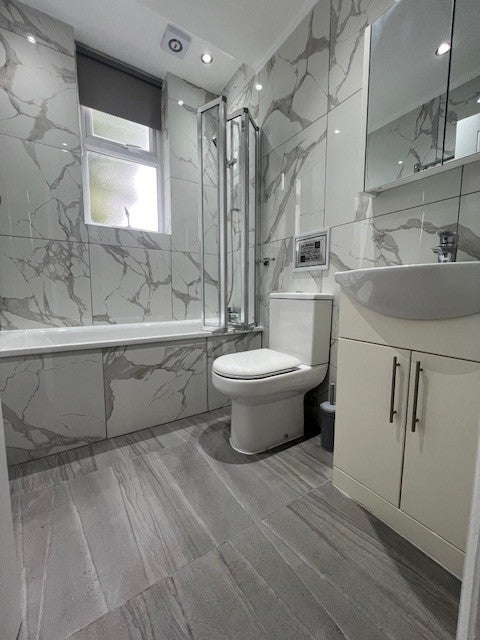 Room Grosvenor Road in Greater London