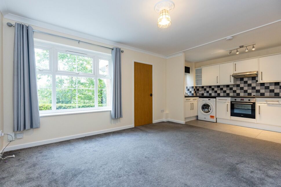 Flat Rawnsley Drive in Kenilworth