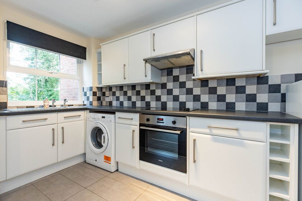 Flat Rawnsley Drive in Kenilworth