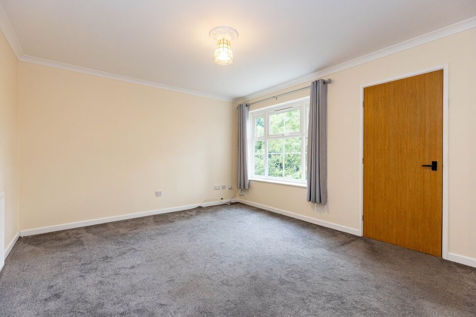 Flat Rawnsley Drive in Kenilworth