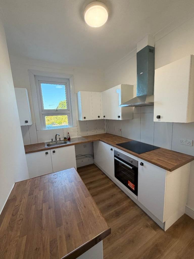Flat Westmount Road in Greater London