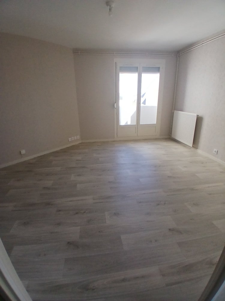 Flat Rue Claude Foullon in Sainte-Savine