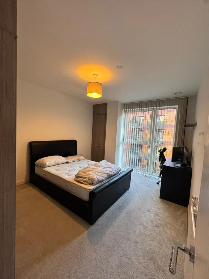 Flat Ironworks Way in Greater London