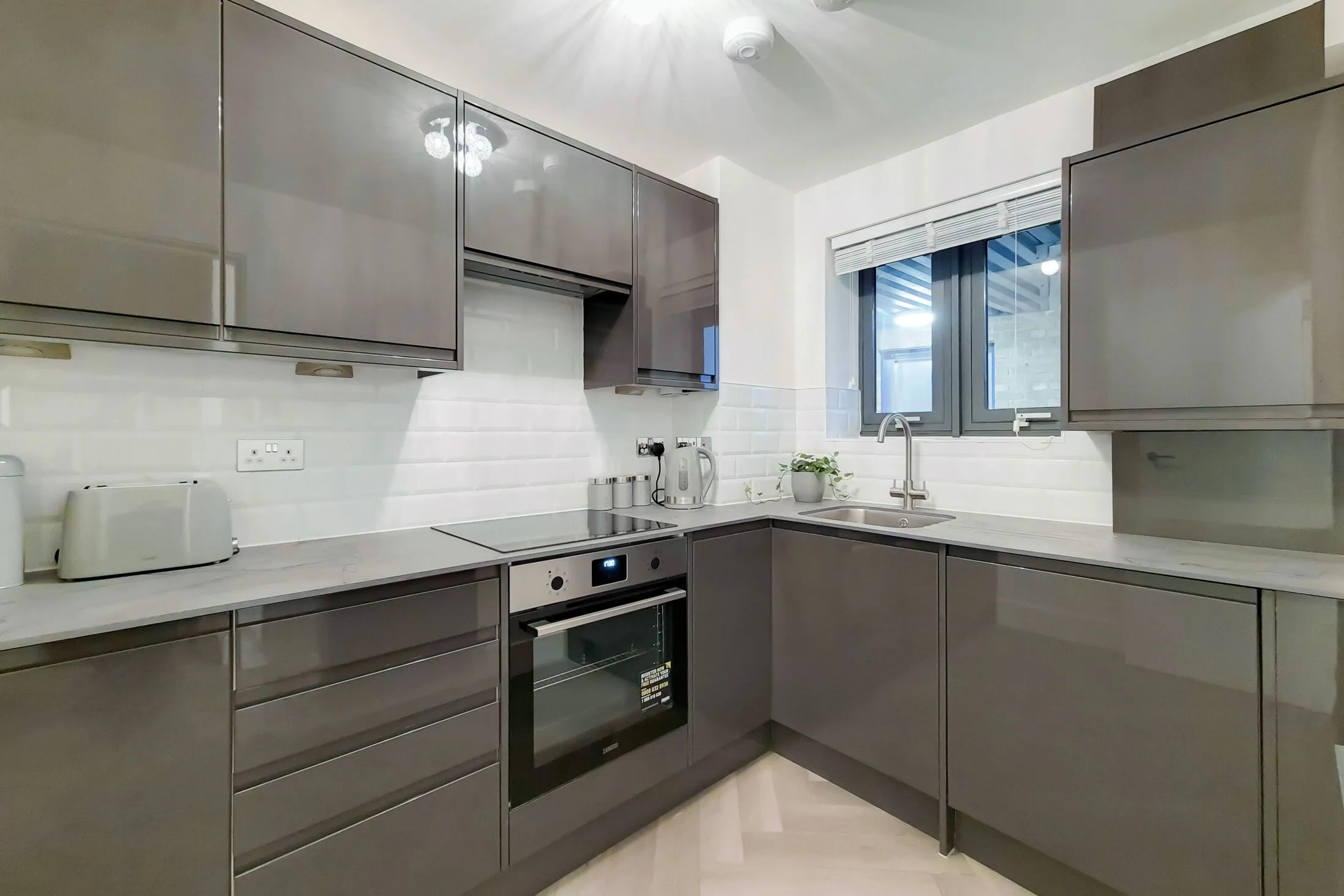 Flat Risinghill Street in Greater London