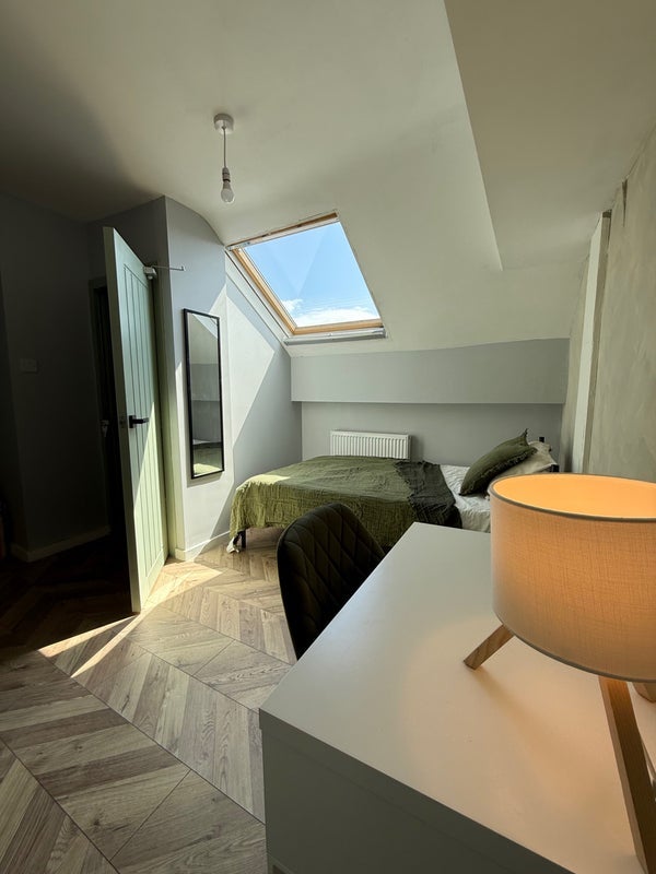 Room Andrew Street in Liverpool