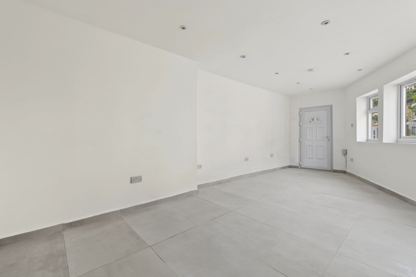 Flat Blackstock Road in Greater London