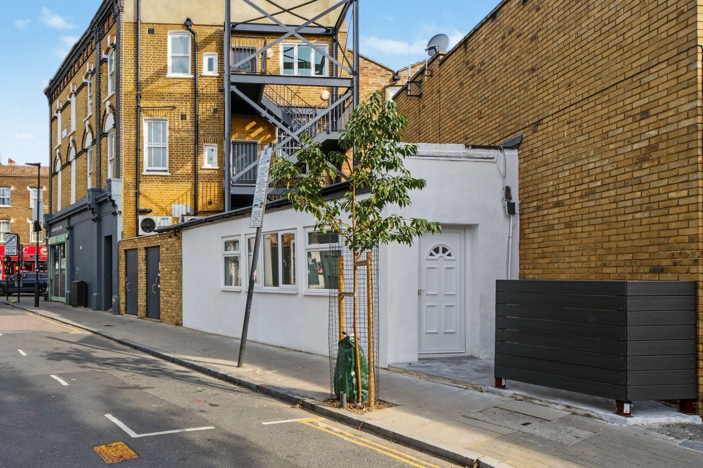 Flat Blackstock Road in Greater London