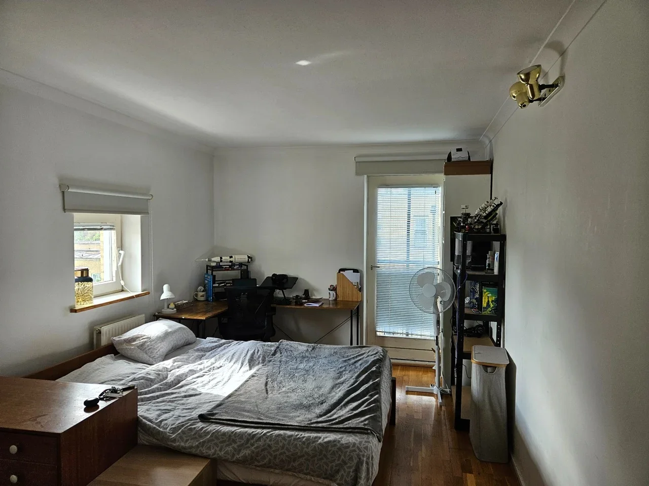 Room Queen of Denmark Court in Greater London