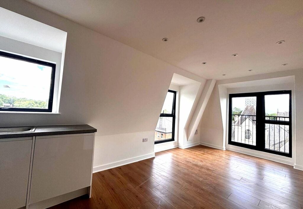 Flat Victoria Road in Rushmoor